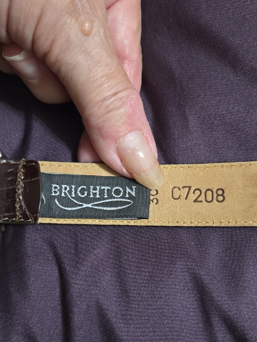 Brighton Dark Brown Croc-Embossed Leather Belt with Black Logo Tag Size Medium - Picture 3 of 5